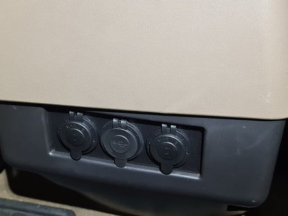 Landrover Discovery 2 Power Panel - (Rear Of Center Console)